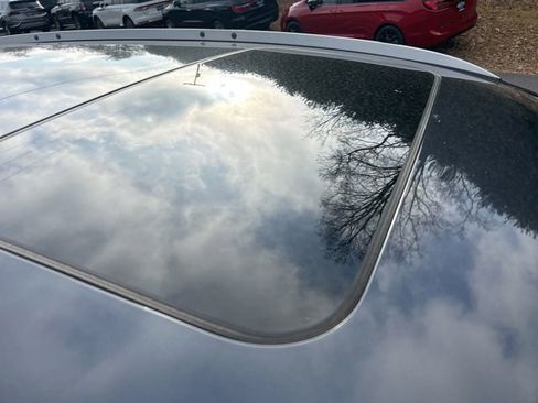 Used 2017 Honda CR-V Touring image 12