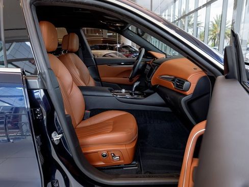 Certified 2022 Maserati Levante GT image 38