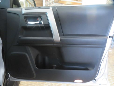 Used 2022 Toyota 4Runner SR5 AWD/4WD image 25
