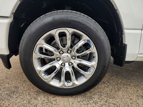 Used 2023 RAM 1500 Laramie AWD/4WD image 10