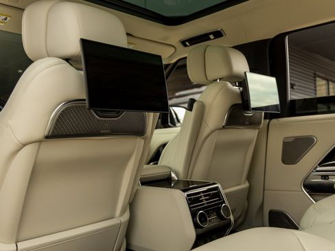 Used 2025 Land Rover Range Rover Long Wheelbase Autobiography image 31