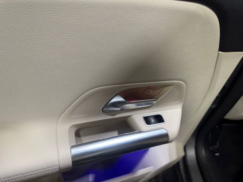 Certified 2023 Mercedes-Benz GLA 250 4MATIC image 16