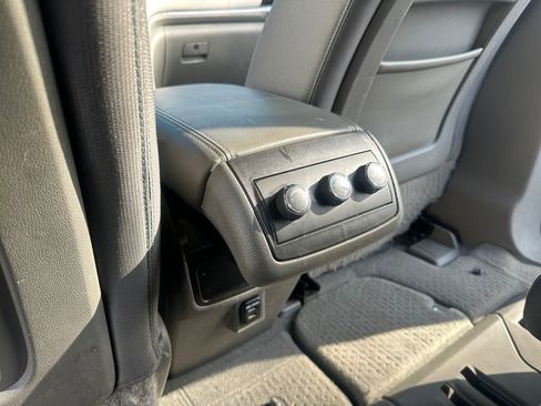 Used 2016 Chevrolet Traverse LS image 28