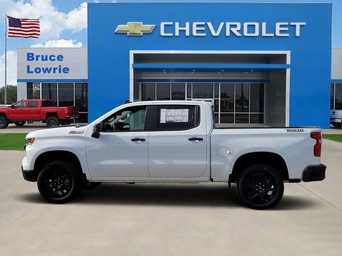New 2026 Chevrolet Silverado 1500 LT Trail Boss w/ Convenience Package II AWD/4WD image 2
