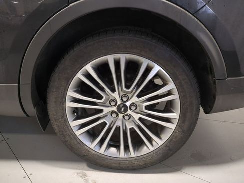 Used 2017 Lincoln MKX Reserve w/ Lincoln MKX Climate Package image 17