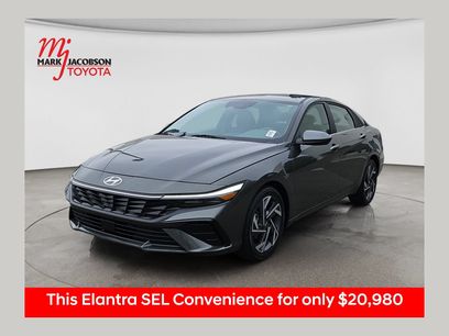 Used 2025 Hyundai Elantra SEL w/ Cargo Package