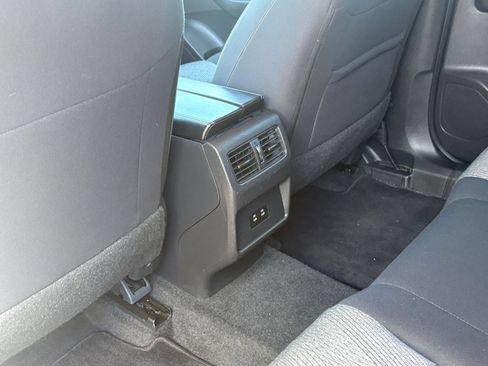 Used 2025 Nissan Rogue SV AWD/4WD image 24