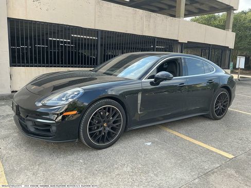 Used 2023 Porsche Panamera image 3