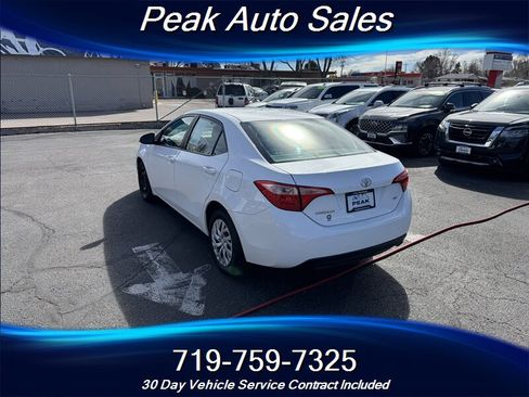 Used 2018 Toyota Corolla LE image 5