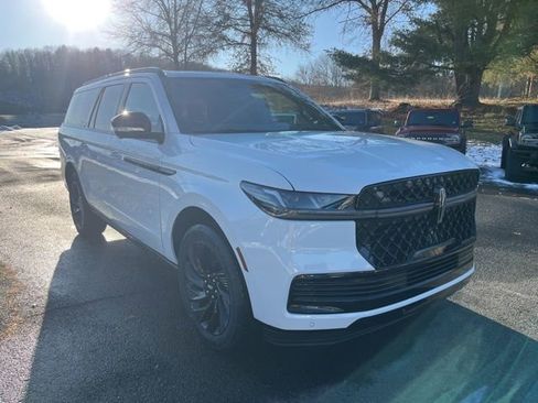 New 2025 Lincoln Navigator L Reserve w/ Jet Appearance Package image 3