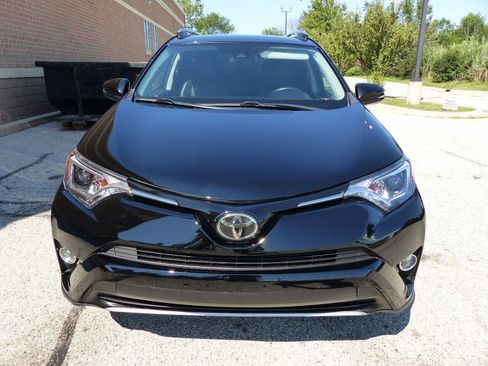 Used 2018 Toyota RAV4 XLE AWD/4WD image 14