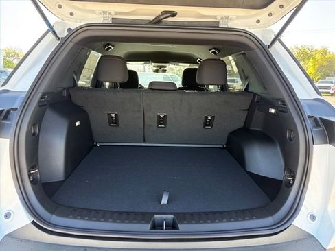 New 2026 Chevrolet Equinox LT w/ Safety and Technology Package FWD image 11