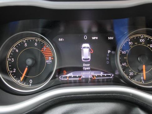 Used 2018 Jeep Cherokee Limited w/ Technology Group FWD image 17