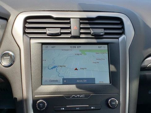 Used 2020 Ford Fusion SE FWD image 22