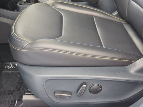 Used 2025 Ford Maverick Lobo AWD/4WD image 24