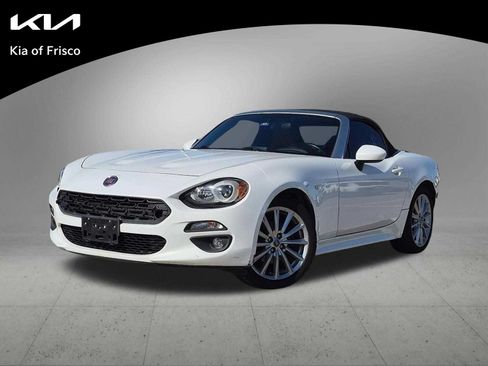 Used 2017 FIAT 124 Spider Lusso RWD image 1