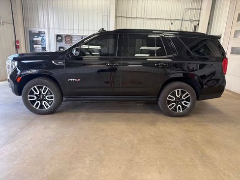 Used 2024 GMC Yukon AT4 w/ Technology Package AWD/4WD image 8