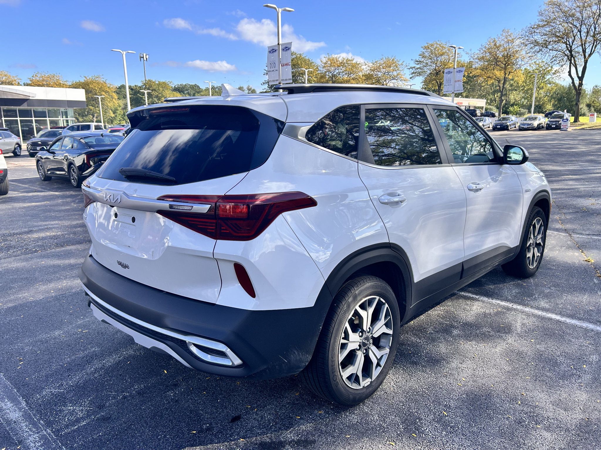 Used 2023 Kia Seltos EX AWD/4WD image 5