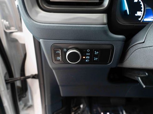 Used 2024 Ford Maverick Lariat w/ Black Appearance Package FWD image 11