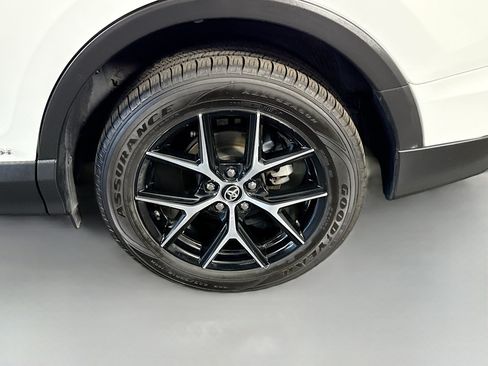 Used 2018 Toyota RAV4 SE w/ Advanced Technology Package AWD/4WD image 37