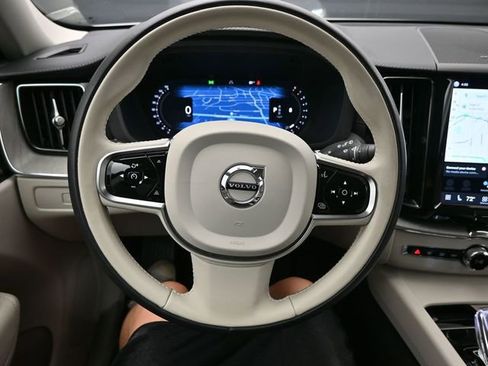 Used 2023 Volvo XC60 B5 Ultimate AWD/4WD image 25