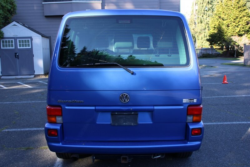 Used 2002 Volkswagen Eurovan MV FWD image 11