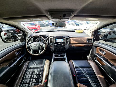 Used 2016 Nissan Titan Platinum Reserve image 31