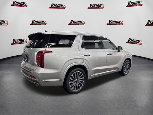 Used 2024 Hyundai Palisade Calligraphy image 5