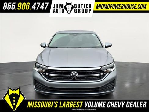 Used 2024 Volkswagen Jetta SE image 11
