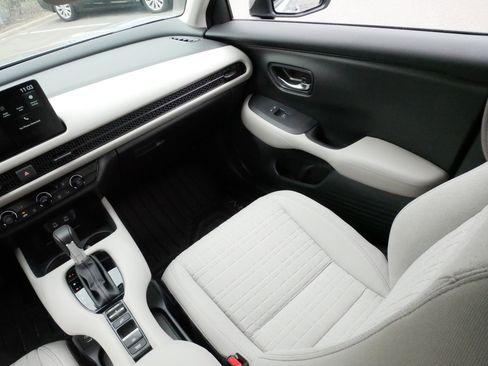 Certified 2026 Honda HR-V LX image 11