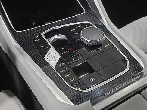 Used 2025 BMW X6 xDrive40i w/ Premium Package image 21