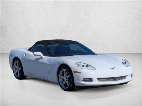 Used 2005 Chevrolet Corvette Convertible w/ Preferred Equipment Group image 3