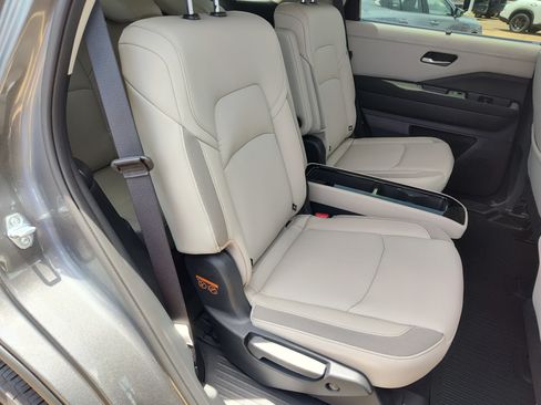 New 2026 Nissan Pathfinder SL FWD image 14
