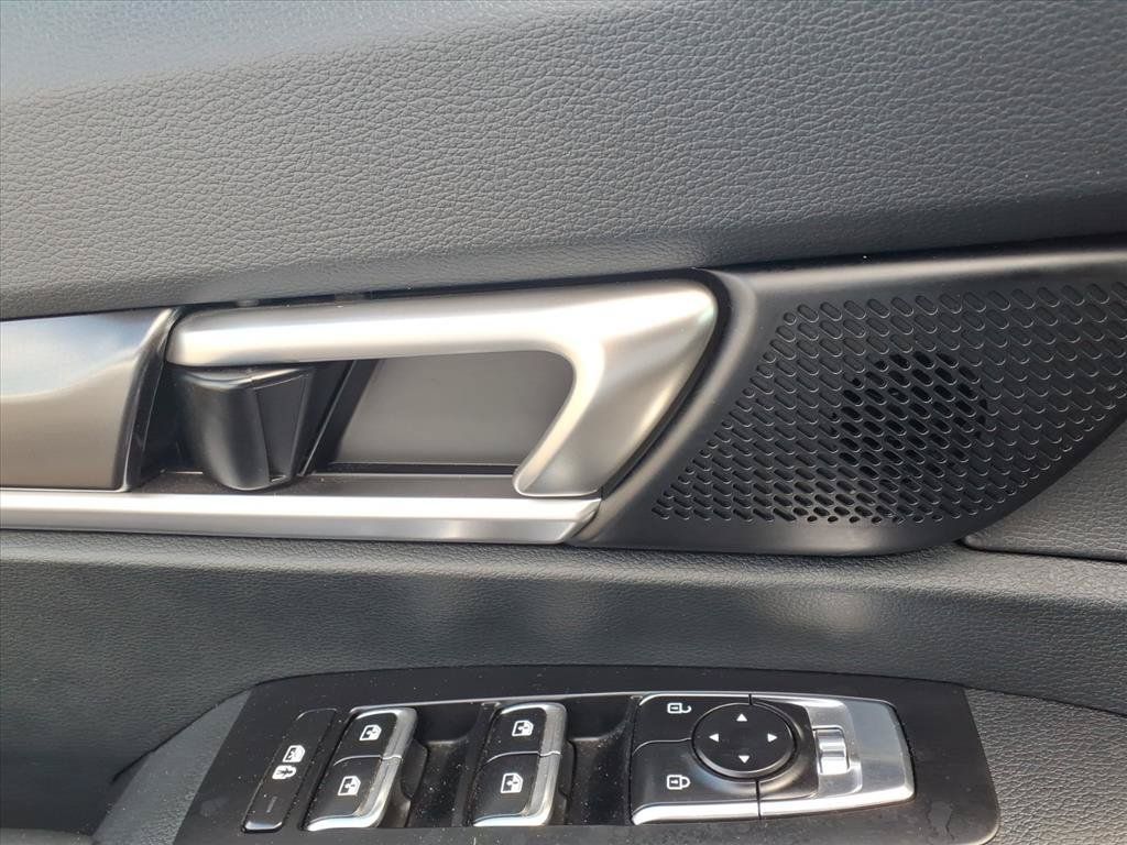 Used 2025 Kia Telluride S FWD image 16