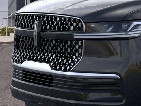 New 2026 Lincoln Navigator L Reserve AWD/4WD image 42