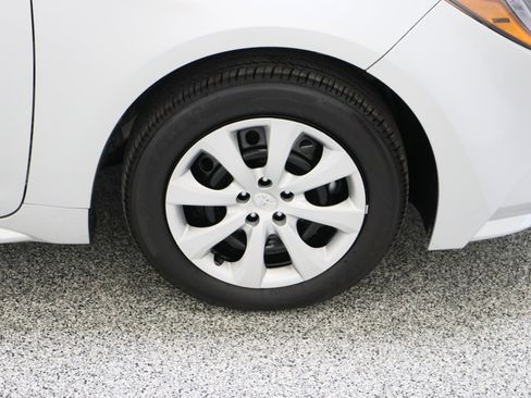 Used 2026 Toyota Corolla LE image 5