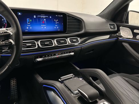 Used 2025 Mercedes-Benz GLS 63 AMG 4MATIC image 28