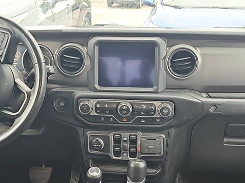 Used 2023 Jeep Gladiator Sport AWD/4WD image 11
