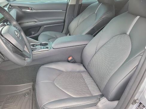 Used 2023 Toyota Camry XSE FWD image 12