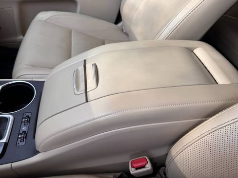 Used 2016 Toyota Highlander Limited image 36