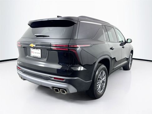 Used 2026 Chevrolet Traverse LT image 12