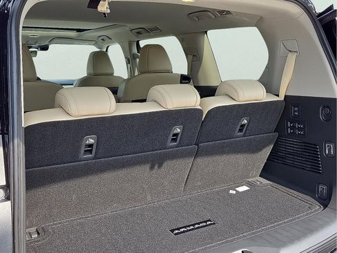 New 2025 Nissan Armada Platinum Reserve image 9