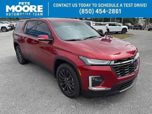 Used 2022 Chevrolet Traverse RS FWD image 1