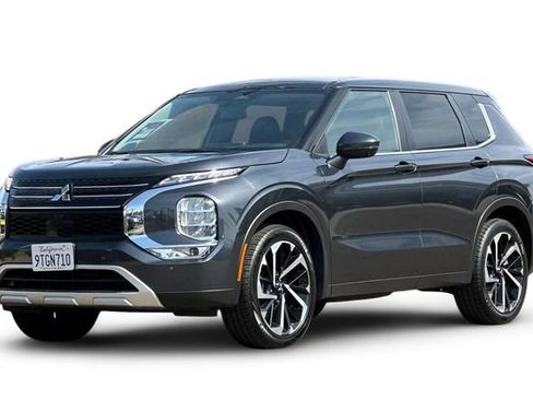 Used 2024 Mitsubishi Outlander SE AWD/4WD image 1