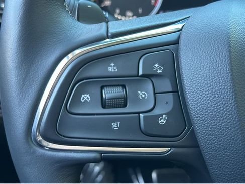 Certified 2022 Buick Envision Essence w/ Technology Package II image 29