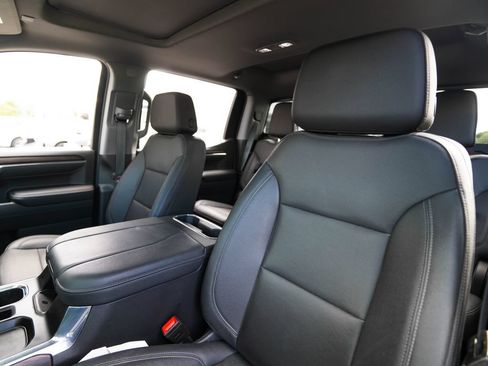 Used 2023 GMC Sierra 1500 SLT w/ SLT Premium Plus Package AWD/4WD image 7