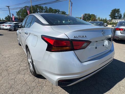 Used 2024 Nissan Altima 2.5 S FWD image 7