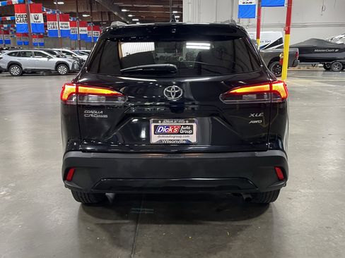 Used 2024 Toyota Corolla Cross XLE AWD/4WD image 4