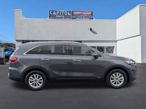 Used 2020 Kia Sorento LX w/ LX I4 Convenience Package AWD/4WD image 2