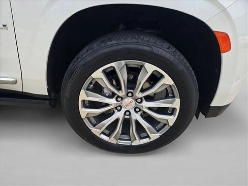 Used 2022 GMC Yukon XL Denali w/ Denali Ultimate Package image 23